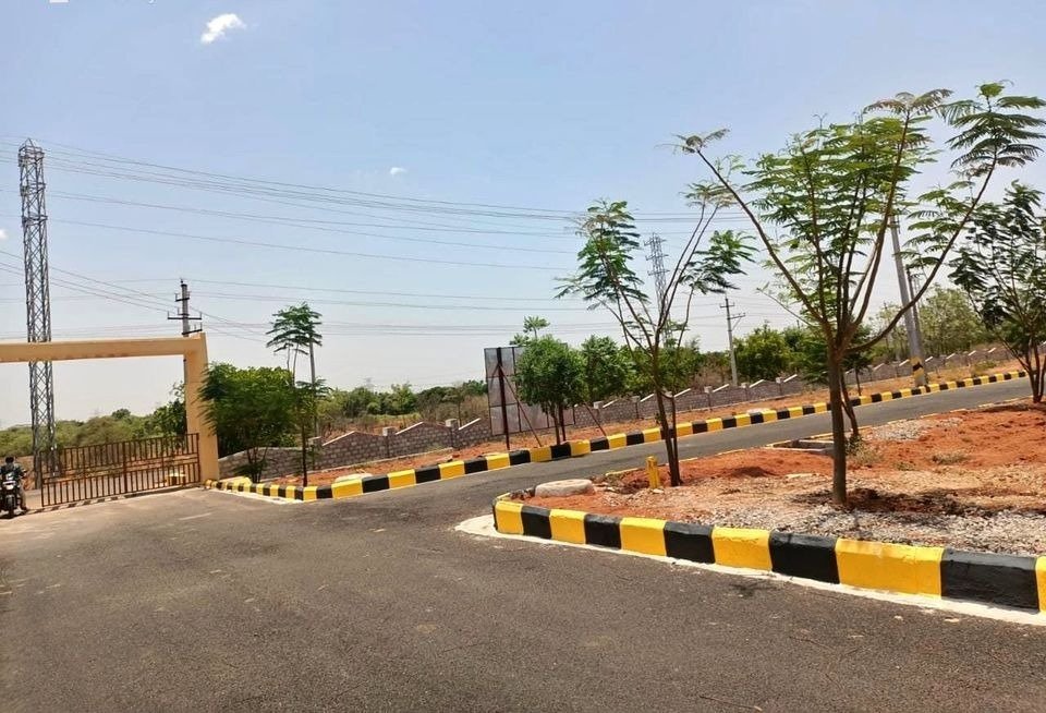 MAIN ROAD FACING HMDA APPROVED PLOTS AT MEERKHANPETCLOSE TO 200FT ROAD NEAR SRISAILAM HIGHWAY